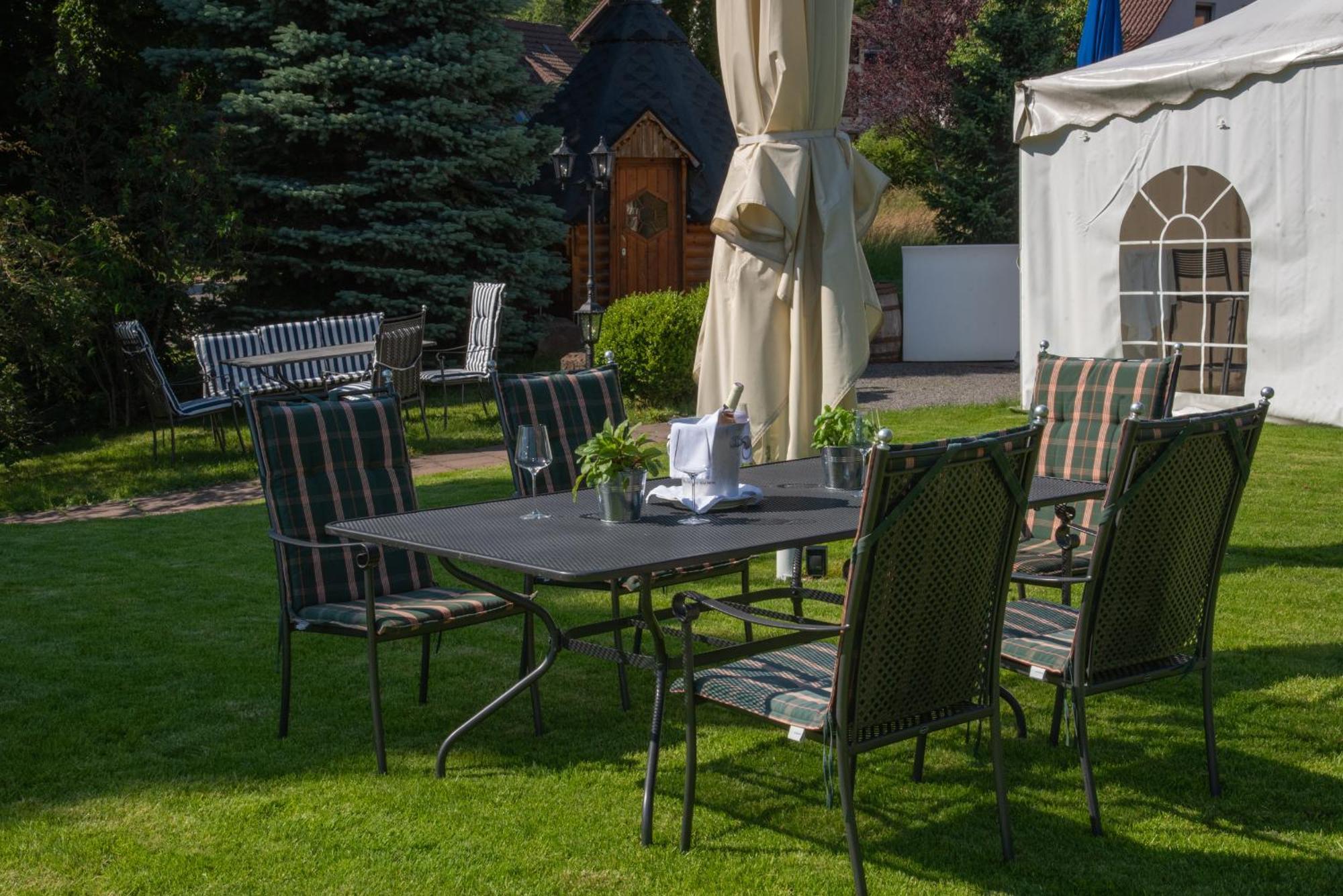 Hotel Restaurant Vinothek Lamm Bad Herrenalb Exterior photo